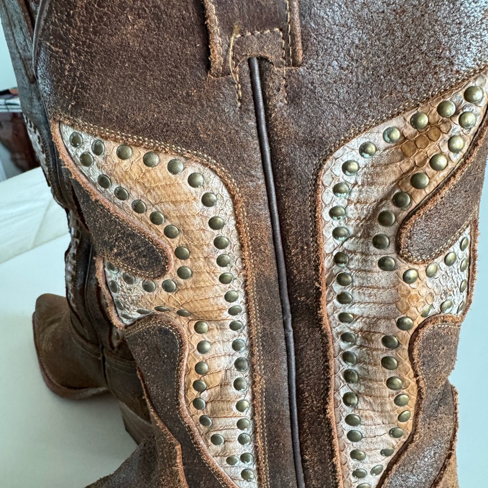 Frye western Boot, Size 6, Brown w/ Detail, Pull On, 1 1/2” Heel 10” Shaft NWOT - Picture 7 of 8